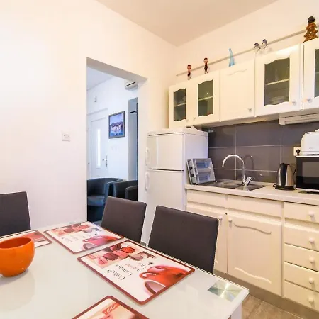 Apartment By The Sea Okrug Gornji, Ciovo - 27727 *