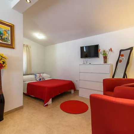 Apartament By The Sea Okrug Gornji, Ciovo - 27727 *